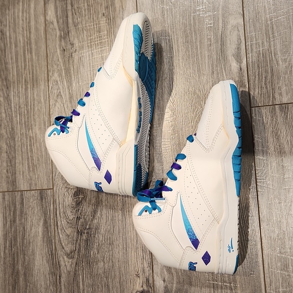 Vintage NWOT 1991 LA Gear 6282 Women's sz 8 High Top Sneakers - Picture 2 of 11